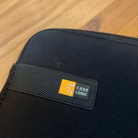 Case Logic computer case - Picture 3 of 8